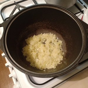 Мясо с фасолью в томатном соусе Мясо с фасолью в томатном соусе