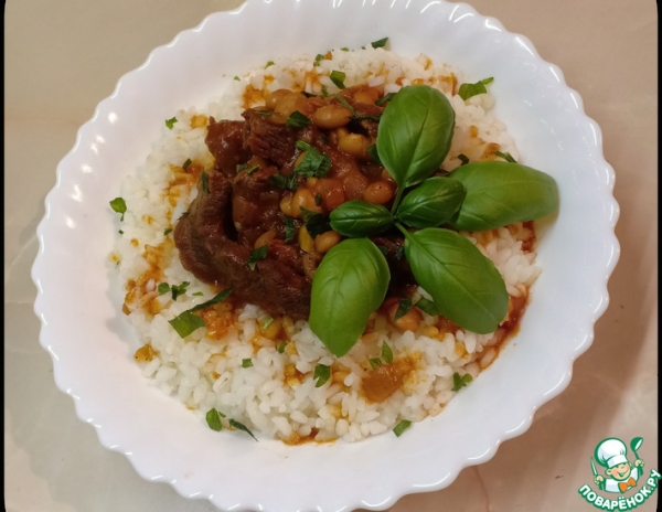 Мясо с фасолью в томатном соусе Мясо с фасолью в томатном соусе