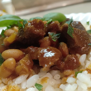 Мясо с фасолью в томатном соусе Мясо с фасолью в томатном соусе