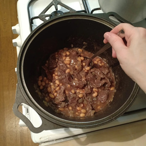 Мясо с фасолью в томатном соусе Мясо с фасолью в томатном соусе