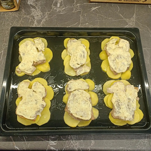 Мясо с помидорами и грибами Мясо с помидорами и грибами