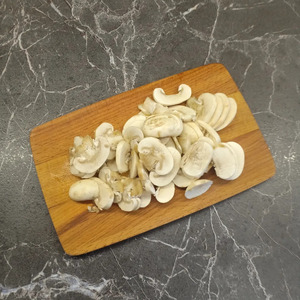 Мясо с помидорами и грибами Мясо с помидорами и грибами