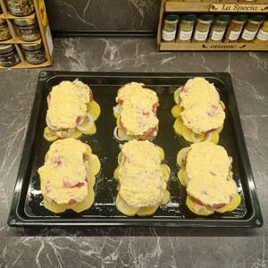 Мясо с помидорами и грибами Мясо с помидорами и грибами