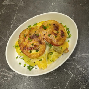 Мясо с помидорами и грибами Мясо с помидорами и грибами