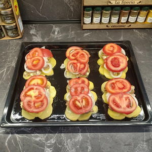 Мясо с помидорами и грибами Мясо с помидорами и грибами