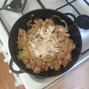 Мясо, тушеное со сметаной Мясо, тушеное со сметаной