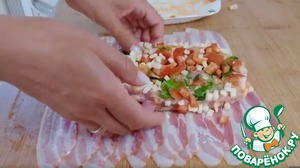 Мясо в беконе с сочной начинкой