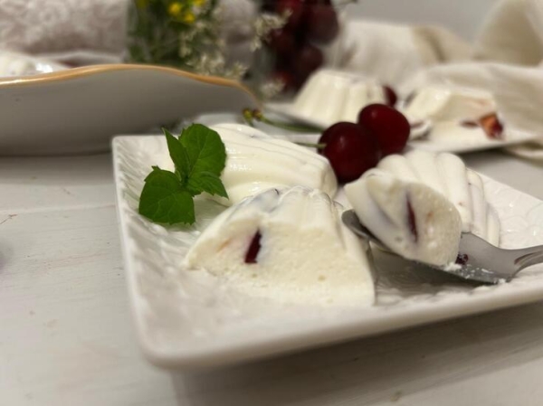 Мятное бланманже с черешней#пушкинкулинар