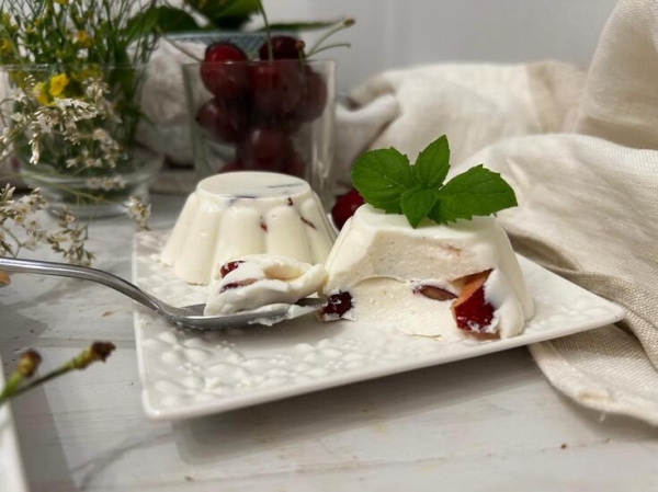 Мятное бланманже с черешней#пушкинкулинар