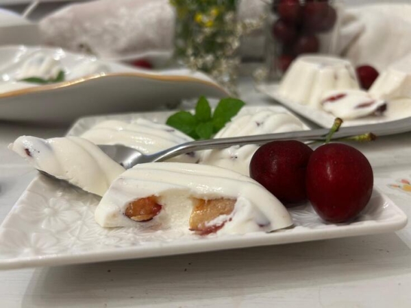 Мятное бланманже с черешней#пушкинкулинар