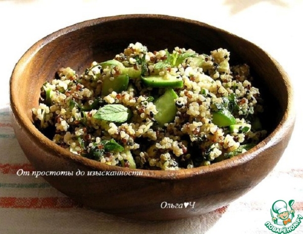 Мятный салат из киноа с зеленью