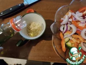 "Мяучка" Лёгкий салат с помидорами и огурцами "Мяучка" Лёгкий салат с помидорами и огурцами