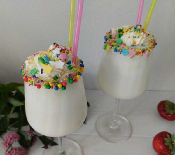 Молочно-ванильный коктейль