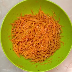 Морковь по-корейски с приправой Морковь по-корейски с приправой