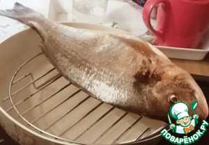 Морской лещ с зелёным луком, имбирем