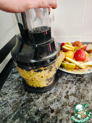 Насыпной пирог с грушами и яблоками