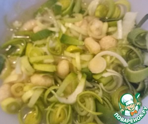 Ньюки с луком-пореем и харисой Ньюки с луком-пореем и харисой