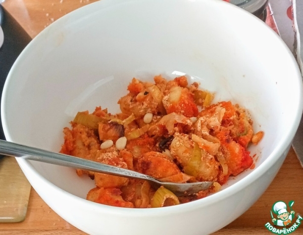 Ньюки с луком-пореем и харисой Ньюки с луком-пореем и харисой