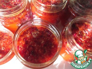 Облепиховый сок с сахаром и клюквой