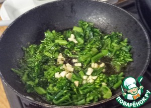 Обуглившиеся ньокки, брокколи и горгонзола