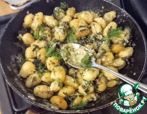 Обуглившиеся ньокки, брокколи и горгонзола