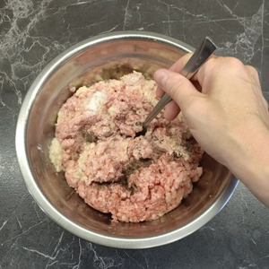 Очень простые котлеты в духовке Очень простые котлеты в духовке