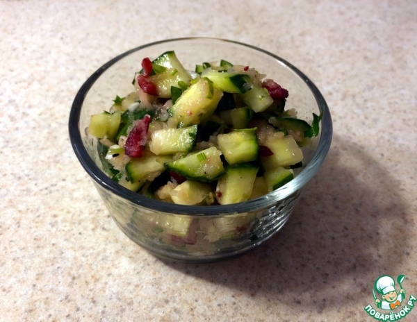 Огурцы с клюквой и запеченным яблоком Огурцы с клюквой и запеченным яблоком