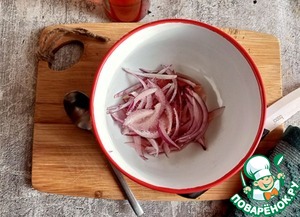 Огуречный салат с сыровяленой индейкой Огуречный салат с сыровяленой индейкой