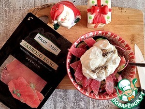 Огуречный салат с сыровяленой индейкой Огуречный салат с сыровяленой индейкой