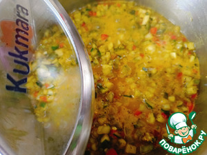 Огуречный соус-релиш с изюмом