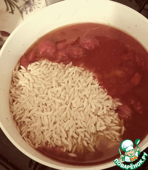 Орзо, запеченные с перцами, оливками, халуми