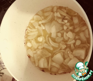 Орзо, запеченные с перцами, оливками, халуми