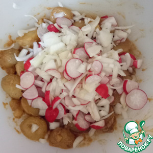 Острый картофельный салат с арахисовым иаслом