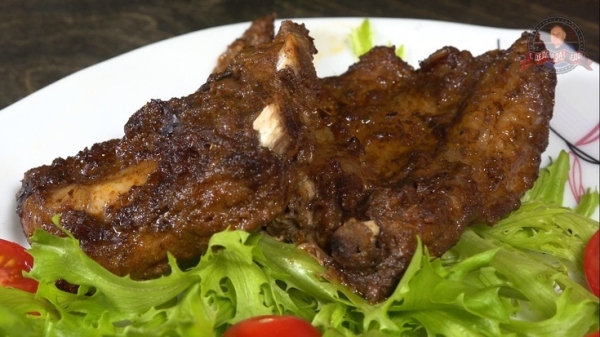 Отличительный вкусовой опыт: свиные рёбрышки, зачаровывающе запечённые под ароматным маринадом Отличительный вкусовой опыт: свиные рёбрышки, зачаровывающе запечённые под ароматным маринадом