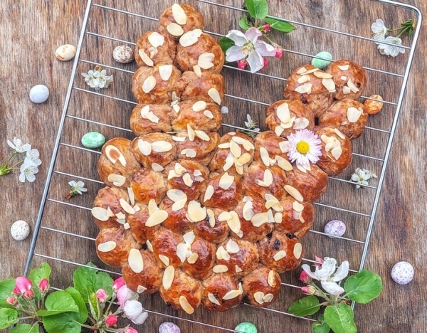 Отрывной пирог "пасхальный кролик" Отрывной пирог "пасхальный кролик"