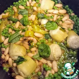 Овощное рагу с артишоками и фасолью