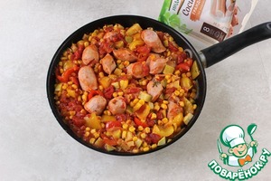 Овощное рагу с сосисками из индейки