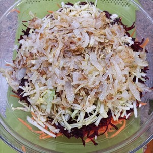 Овощной салат с орехами