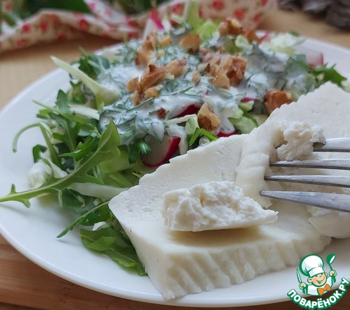 Овощной салат с вареным адыгейским сыром Овощной салат с вареным адыгейским сыром