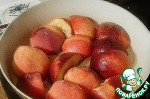 Палестинский салат с персиками и орехами