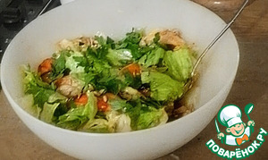 Палестинский салат с персиками и орехами