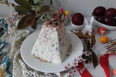 Пасха со сгущенным молоком и сушеной земляникой