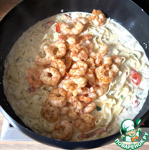 Паста с креветками в сырном соусе