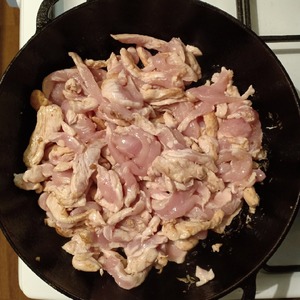 Паста с куриным филе и шампиньонами Паста с куриным филе и шампиньонами