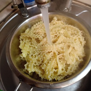 Паста с куриным филе и шампиньонами Паста с куриным филе и шампиньонами