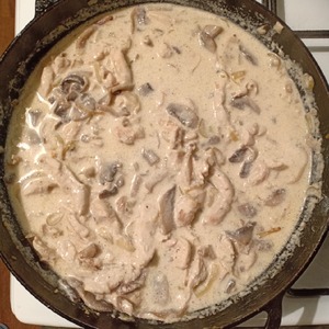 Паста с куриным филе и шампиньонами Паста с куриным филе и шампиньонами