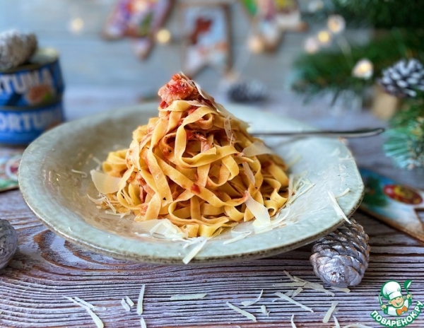 Паста с помидорами и тунцом Паста с помидорами и тунцом