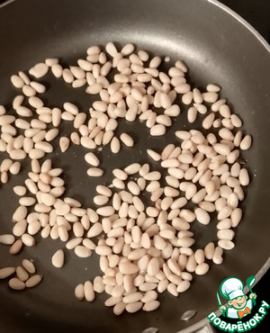 Паста со стручковой фасолью, орешками, пармезаном Паста со стручковой фасолью, орешками, пармезаном