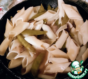 Паста со стручковой фасолью, орешками, пармезаном Паста со стручковой фасолью, орешками, пармезаном