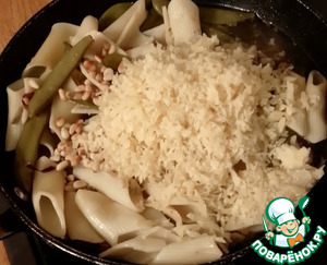 Паста со стручковой фасолью, орешками, пармезаном Паста со стручковой фасолью, орешками, пармезаном
